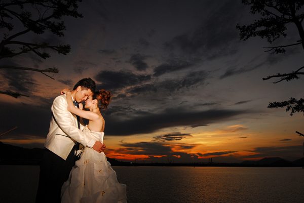 How to get Perfect Sunset Wedding Pictures